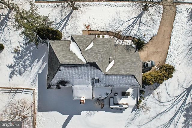 14 DAYLILY DR, Mount Laurel, NJ 08054