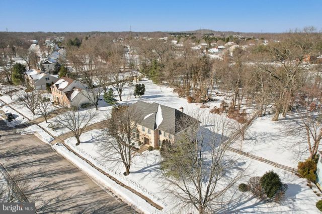 14 DAYLILY DR, Mount Laurel, NJ 08054