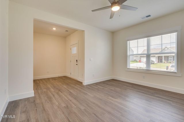 332 Cookie Loop, Johnson City, TN 37615