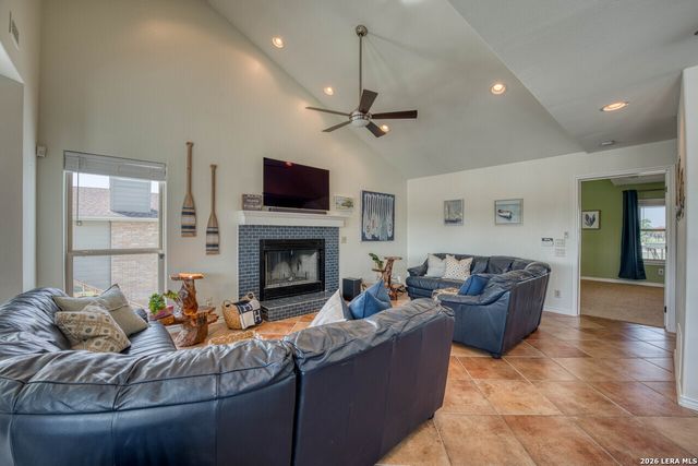 519 CEDARHILL DR, Granite Shoals, TX 78654
