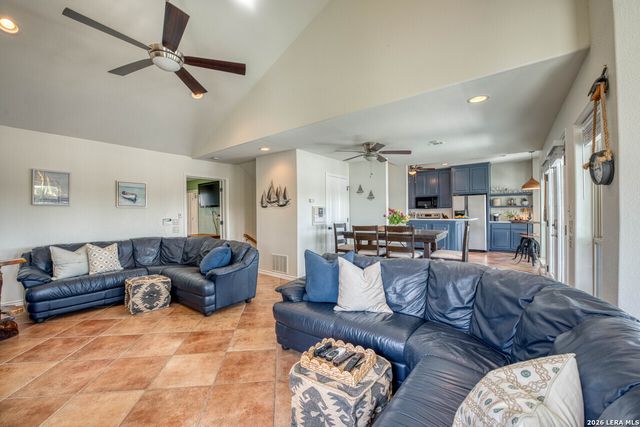 519 CEDARHILL DR, Granite Shoals, TX 78654