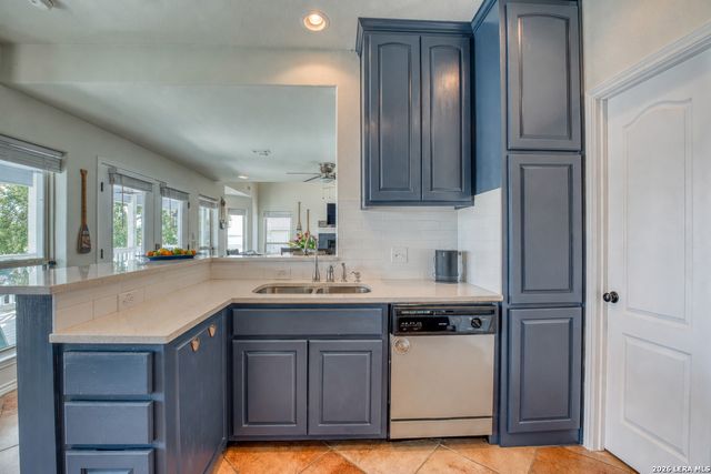 519 CEDARHILL DR, Granite Shoals, TX 78654