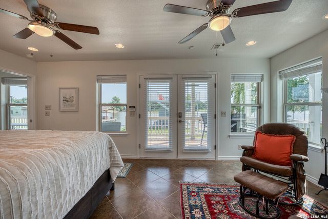 519 CEDARHILL DR, Granite Shoals, TX 78654