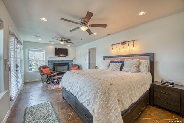 519 CEDARHILL DR, Granite Shoals, TX 78654