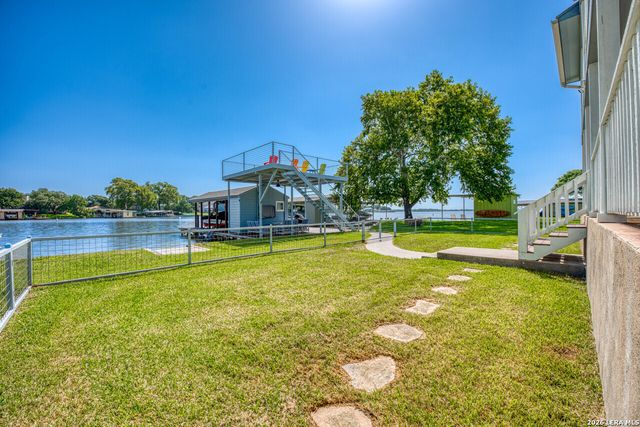 519 CEDARHILL DR, Granite Shoals, TX 78654