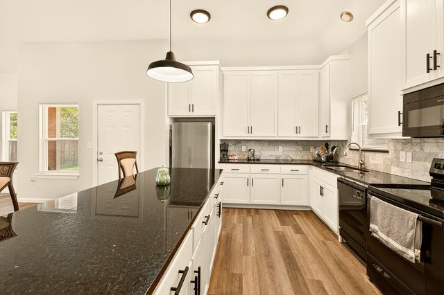 807 Dr Martin Luther King Jr Boulevard, Waxahachie, TX 75165