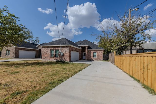 807 Dr Martin Luther King Jr Boulevard, Waxahachie, TX 75165