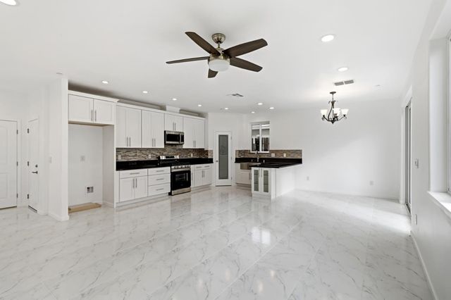 9100 Lakemont Dr, Elk Grove, CA 95624