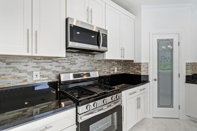 9100 Lakemont Dr, Elk Grove, CA 95624