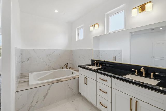 9100 Lakemont Dr, Elk Grove, CA 95624