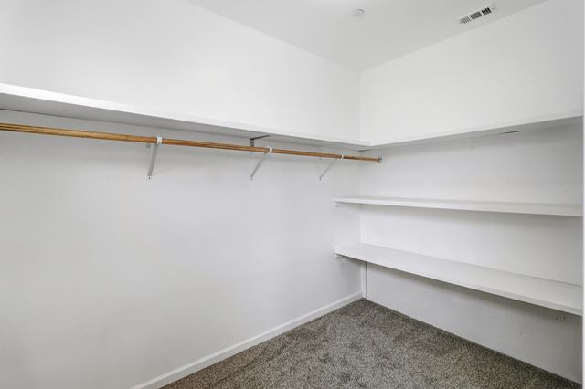 9100 Lakemont Dr, Elk Grove, CA 95624