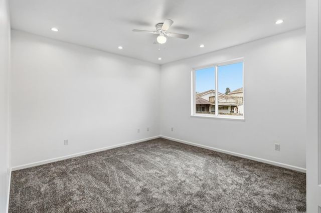 9100 Lakemont Dr, Elk Grove, CA 95624