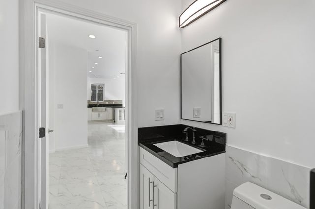 9100 Lakemont Dr, Elk Grove, CA 95624