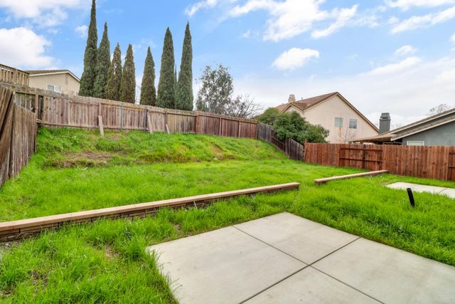 9100 Lakemont Dr, Elk Grove, CA 95624