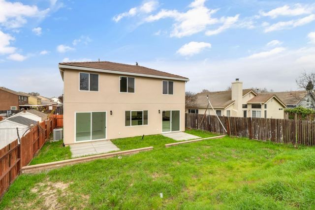 9100 Lakemont Dr, Elk Grove, CA 95624