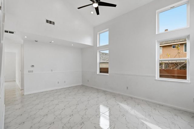 9100 Lakemont Dr, Elk Grove, CA 95624