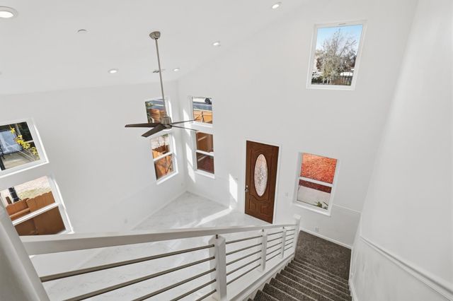 9100 Lakemont Dr, Elk Grove, CA 95624