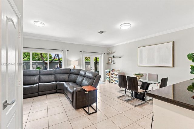 13225 NW 7th Drive, Plantation, FL 33325