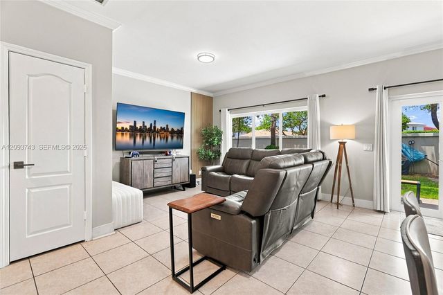 13225 NW 7th Drive, Plantation, FL 33325