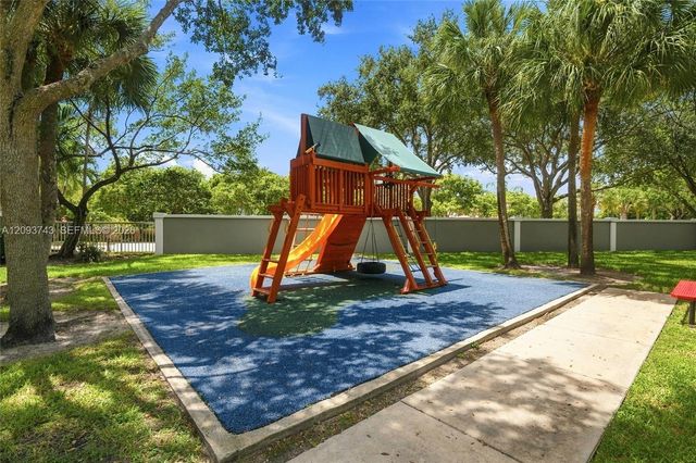 13225 NW 7th Drive, Plantation, FL 33325
