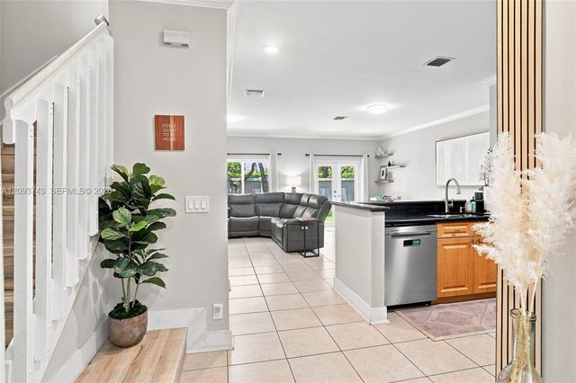 13225 NW 7th Drive, Plantation, FL 33325