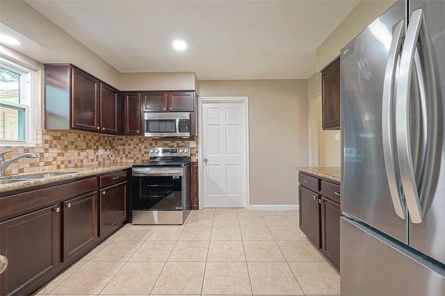 6534 Bayonne Drive, Spring, TX 77389