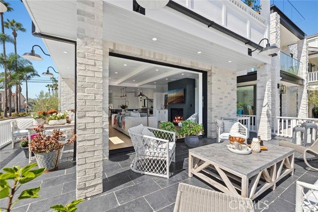 201 Opal Avenue, Newport Beach, CA 92662