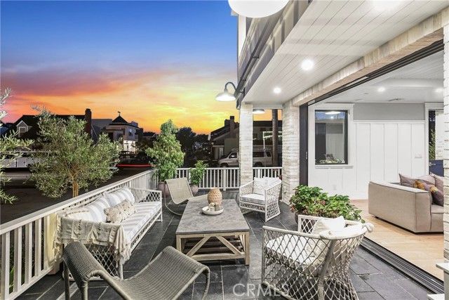 201 Opal Avenue, Newport Beach, CA 92662