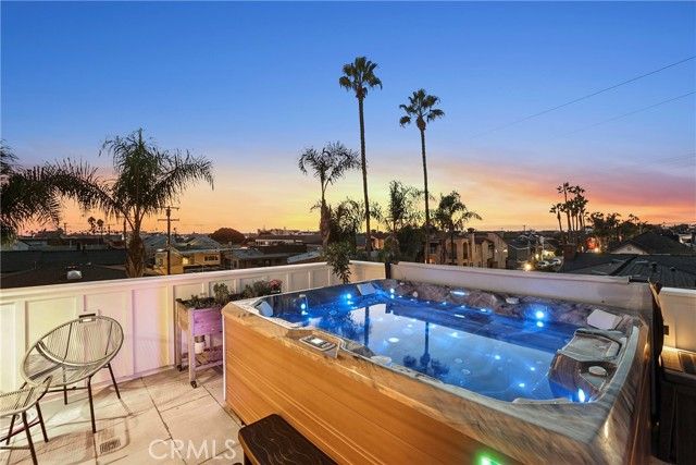 201 Opal Avenue, Newport Beach, CA 92662