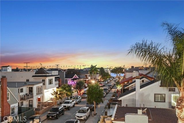 201 Opal Avenue, Newport Beach, CA 92662