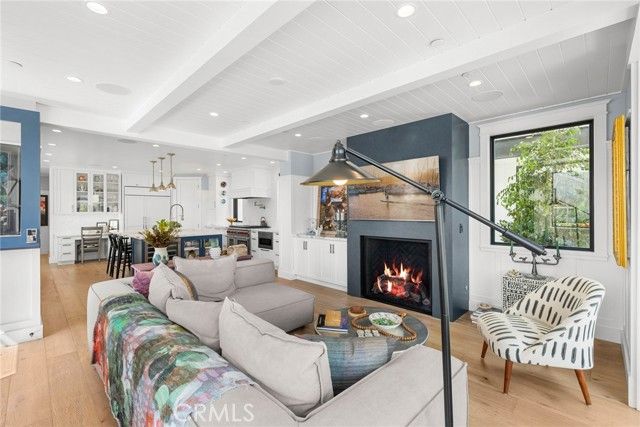 201 Opal Avenue, Newport Beach, CA 92662