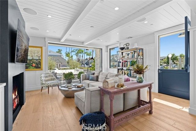 201 Opal Avenue, Newport Beach, CA 92662
