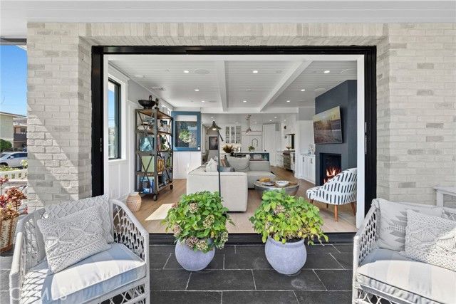 201 Opal Avenue, Newport Beach, CA 92662