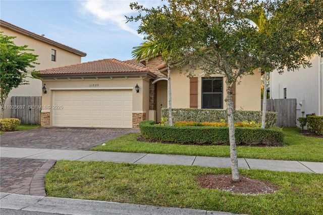 11725 SW 240th Ter, Homestead, FL 33032