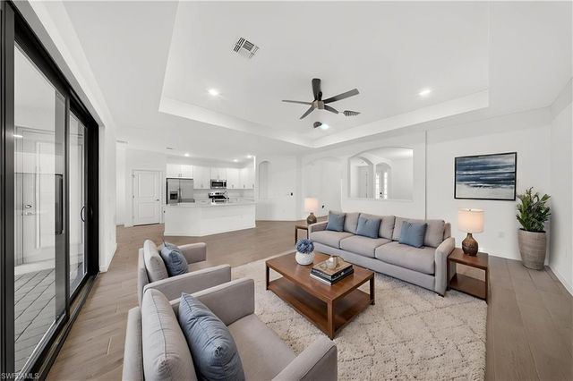 1388 Birdie DR, Naples, FL 34120