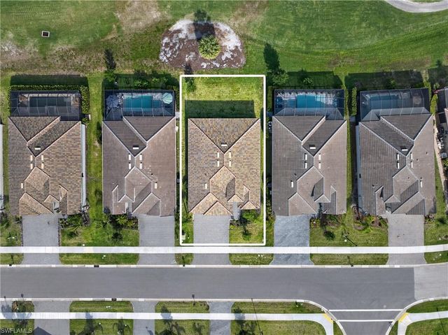 1388 Birdie DR, Naples, FL 34120