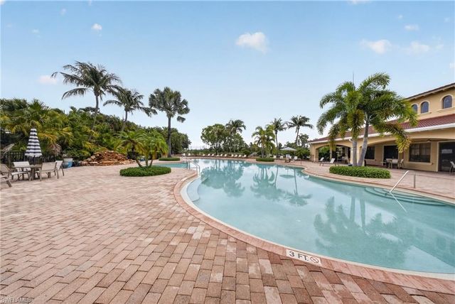 1388 Birdie DR, Naples, FL 34120