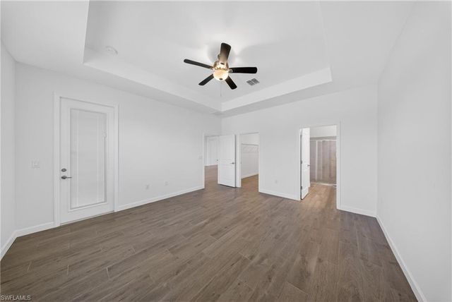1388 Birdie DR, Naples, FL 34120