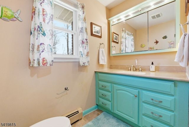 36 Esther Dr, Vernon Twp., NJ 07422