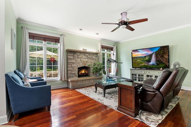 10981 Pioneer Trail, Frankfort, IL 60423