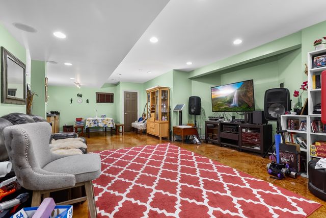 10981 Pioneer Trail, Frankfort, IL 60423