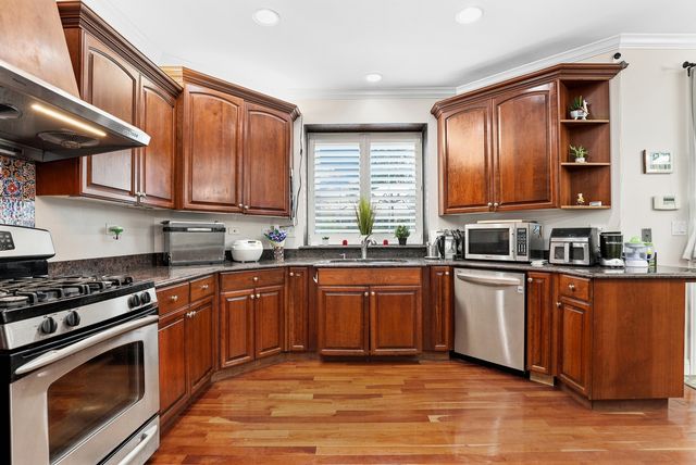 10981 Pioneer Trail, Frankfort, IL 60423