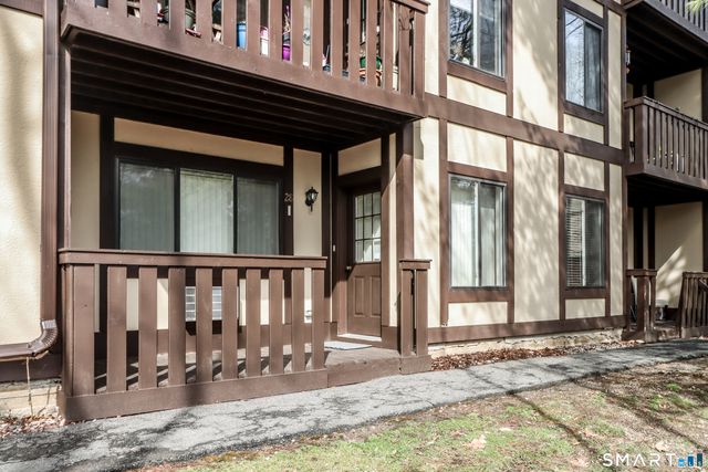 28 Rollingwood Drive 28, Brookfield, CT 06804