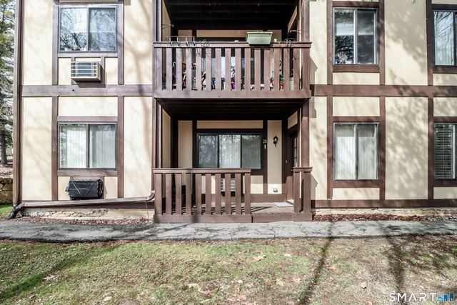 28 Rollingwood Drive 28, Brookfield, CT 06804