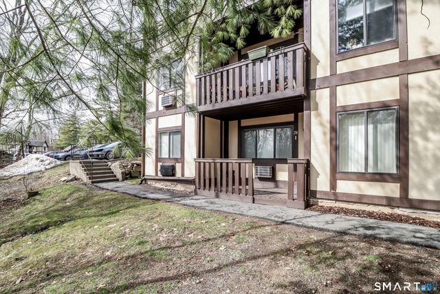28 Rollingwood Drive 28, Brookfield, CT 06804