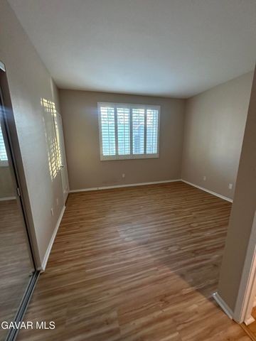 2827 W Avenue K12 Apt 211, Lancaster, CA 93536