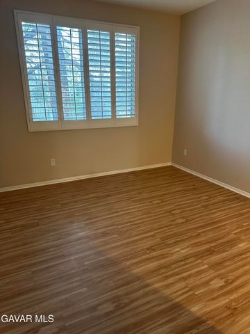 2827 W Avenue K12 Apt 211, Lancaster, CA 93536