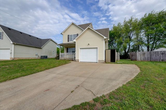205 Alysheba Ct, Oak Grove, KY 42262