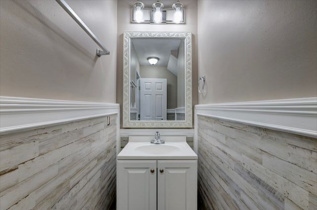 205 Alysheba Ct, Oak Grove, KY 42262