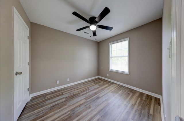 205 Alysheba Ct, Oak Grove, KY 42262